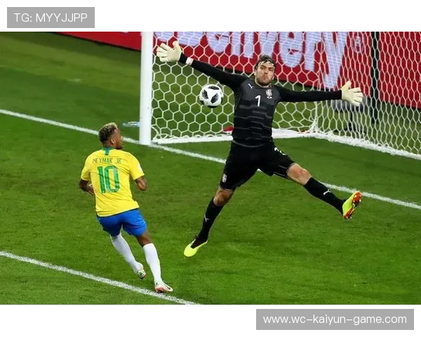 内马尔直塞制造定位球机会，巴西整体配合更顺畅